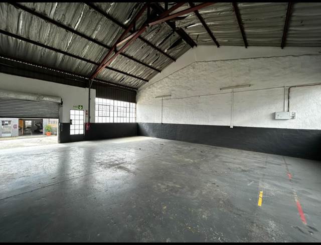 105M² WAREHOUSE TO LET IN WYNBERG