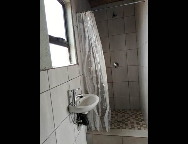 1 BEDROOM PROPERTY TO RENT IN KURUMAN