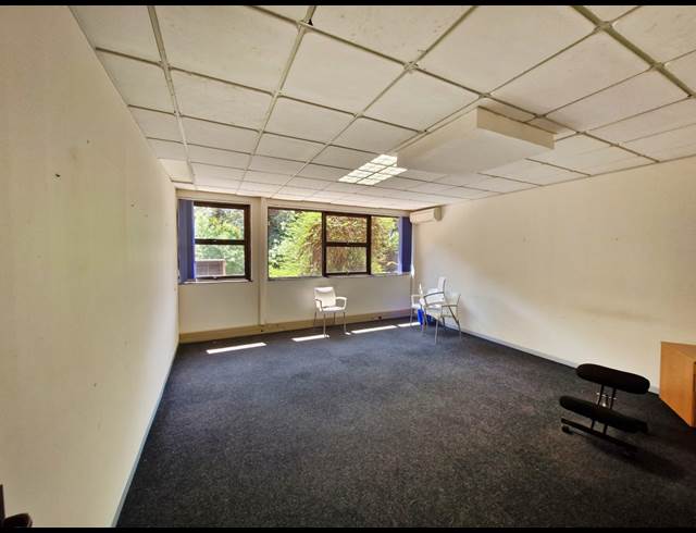 130M² OFFICE TO LET IN HOUGHTON ESTATE