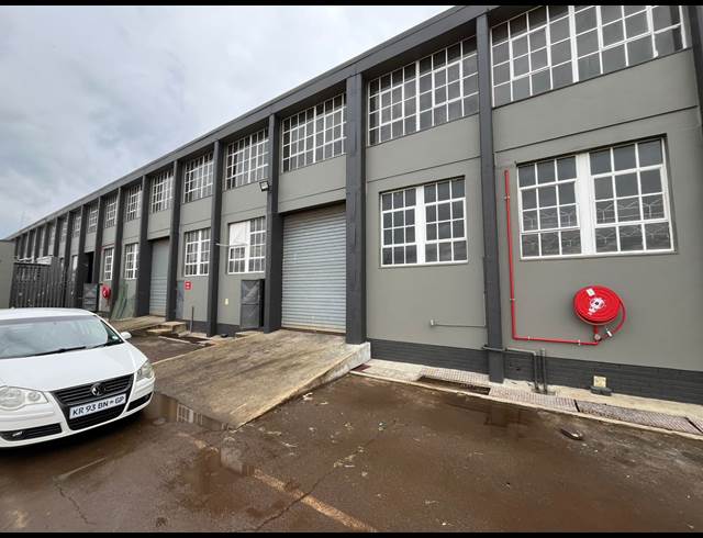 140M² WAREHOUSE TO LET IN NEW ERA