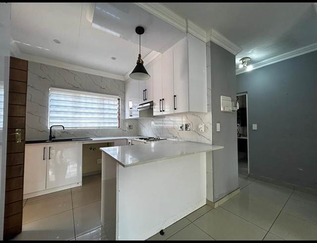 2 BEDROOM PROPERTY TO RENT IN VORNA VALLEY