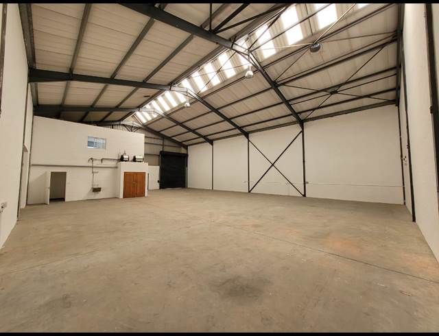 410M² WAREHOUSE TO LET IN ATLAS GARDENS