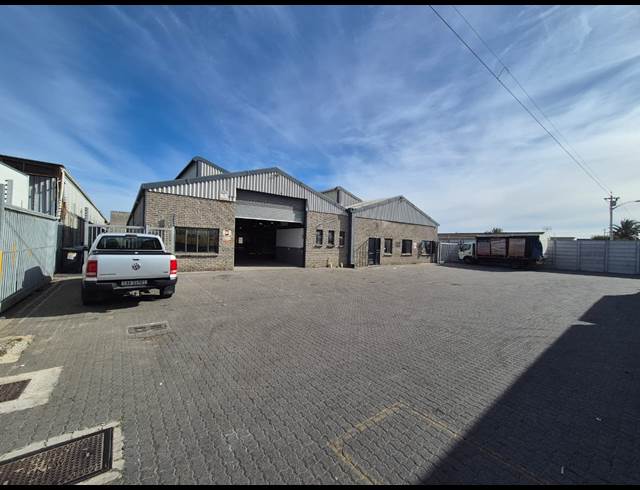 1,205M² WAREHOUSE TO LET IN BEACONVALE
