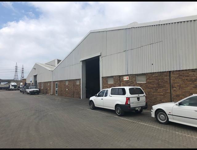 803M² WAREHOUSE TO LET IN STIKLAND INDUSTRIAL
