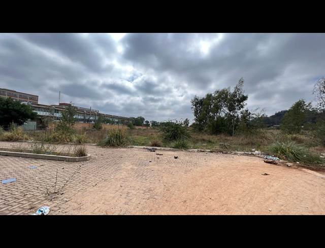 35,000M² VACANT LAND TO LET IN VILLAGE DEEP