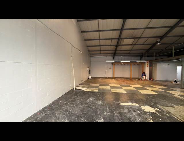 261M² WAREHOUSE TO LET IN BRACKENFELL CENTRAL