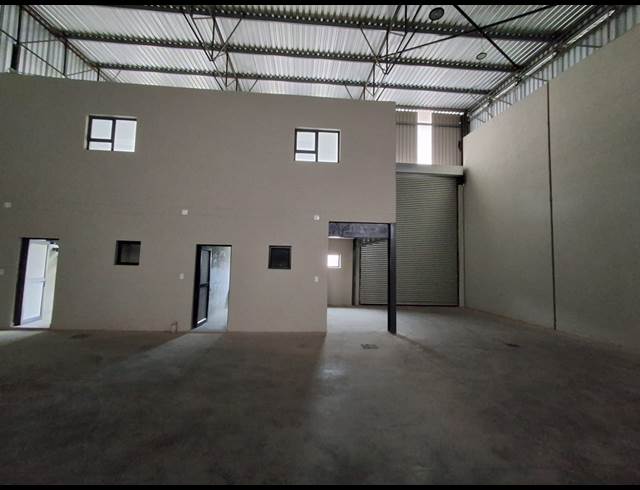 350M² WAREHOUSE TO LET IN WYCHWOOD
