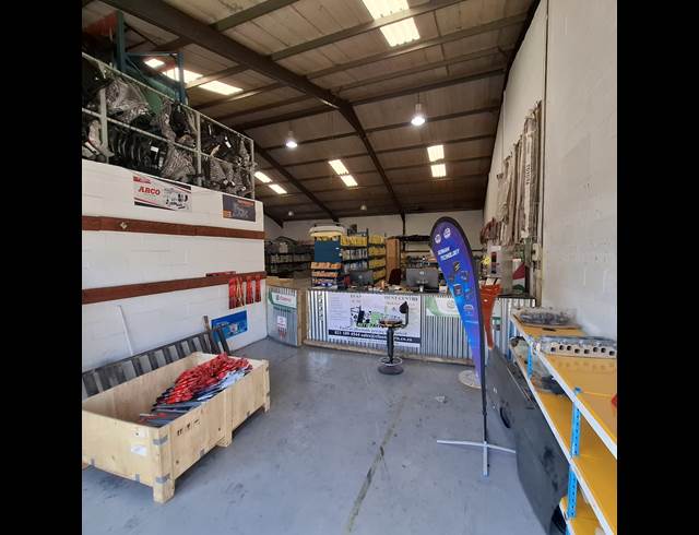 300M² WAREHOUSE RENTED IN BRACKENFELL CENTRAL