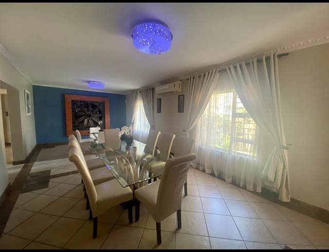 4 BEDROOM HOUSE TO LET IN MEER EN SEE