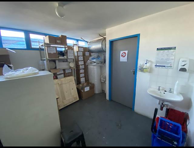 269M² WAREHOUSE TO LET IN SPRINGFIELD