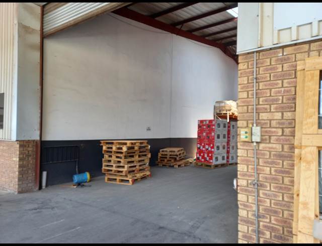 864M² WAREHOUSE TO LET IN POMONA