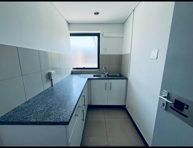 303M² OFFICE TO LET IN RANDJESPARK