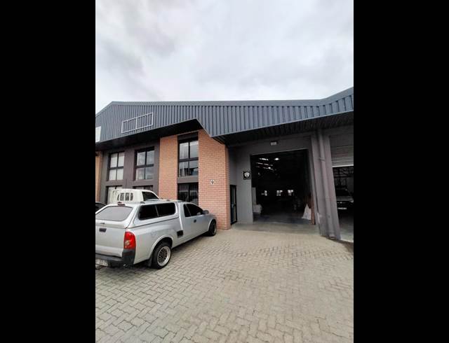 365M² WAREHOUSE TO LET IN EVERITE INDUSTRIA