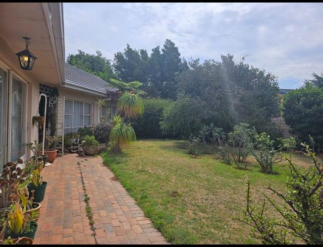 5 BEDROOM PROPERTY TO RENT IN GREENHILLS