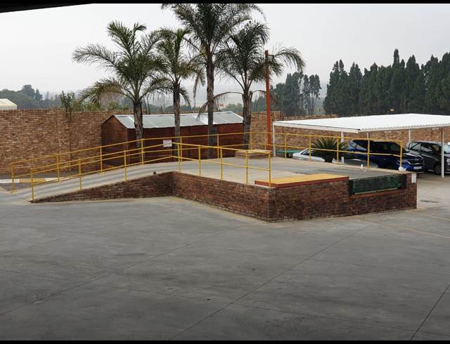 2,230M² WAREHOUSE TO LET IN BREDELL