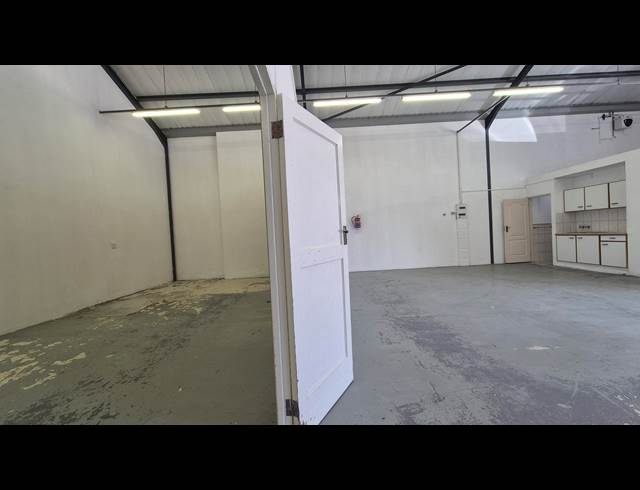 329M² WAREHOUSE TO LET IN DIEP RIVER