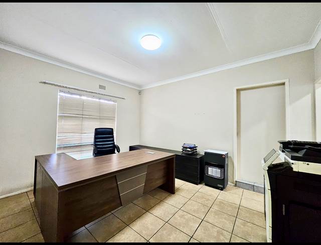 4 bed property to rent in NORKEM PARK