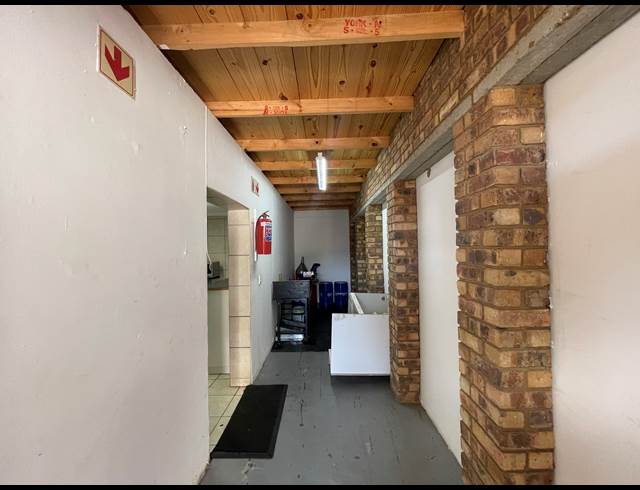 445M² WORKSHOP TO LET IN HUGHES