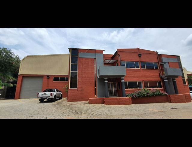 530M² WAREHOUSE TO LET IN MEADOWDALE