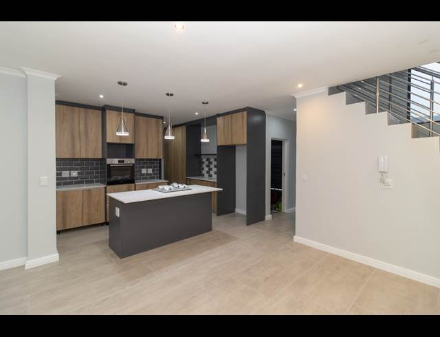 4 BEDROOM HOUSE TO LET IN SANDOWN