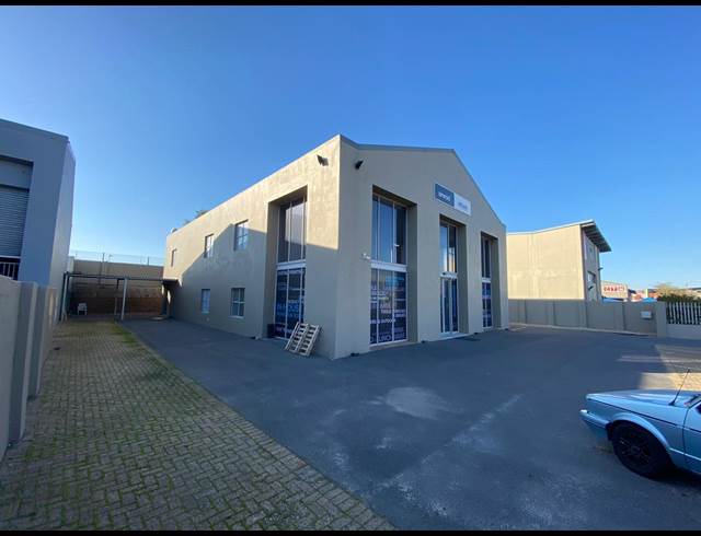 621M² SHOWROOM TO LET IN PAARDEN EILAND