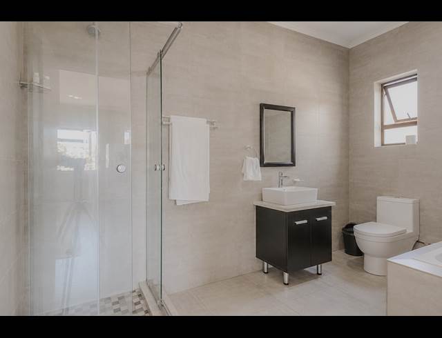 16 BEDROOM GUEST HOUSE TO LET IN BROADACRES