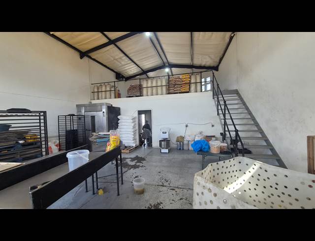 175M² WAREHOUSE TO LET IN BARTLETT