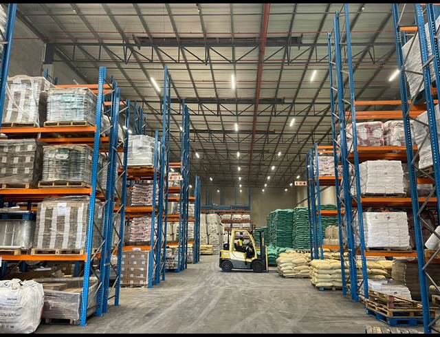 3,882M² WAREHOUSE TO LET IN EVERITE INDUSTRIA
