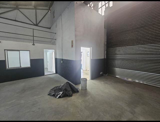 360M² WAREHOUSE TO LET IN EPPING INDUSTRIAL