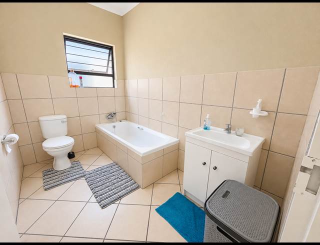 3 BEDROOM APARTMENT TO LET IN STONEHENGE