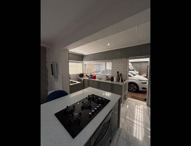 3 BEDROOM PROPERTY TO RENT IN HIGHWAY GARDENS