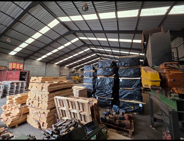 1,000M² WAREHOUSE TO LET IN SOMERSET WEST CENTRAL