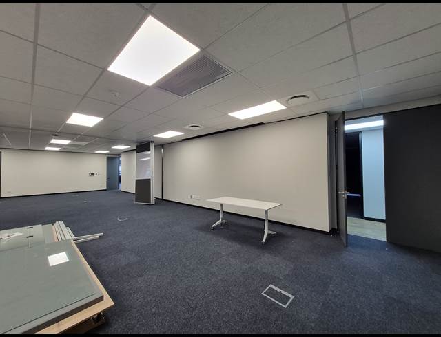 132M² OFFICE TO LET IN MELROSE ESTATE