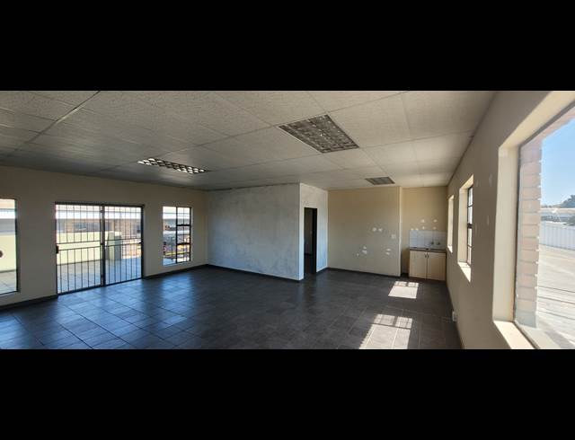 99M² OFFICE TO LET IN NELSPRUIT CENTRAL