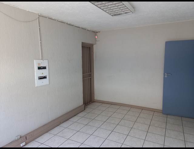 612M² WAREHOUSE TO LET IN POMONA