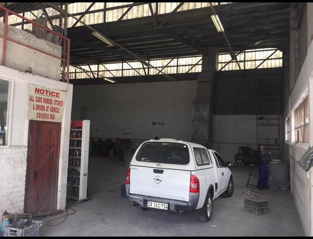475M² WAREHOUSE TO LET IN RETREAT