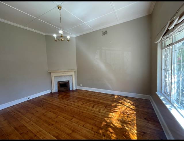 220M² BUILDING TO LET IN SEA POINT