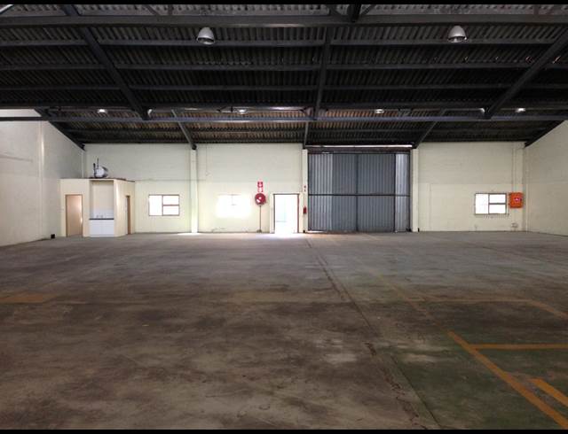 729M² WAREHOUSE TO LET IN AIRPORT INDUSTRIA