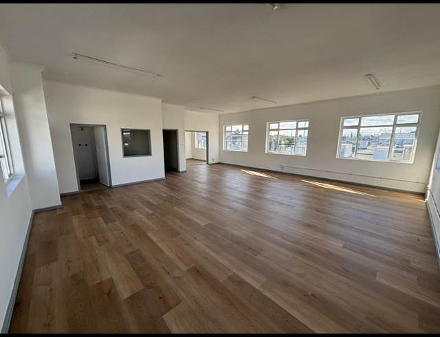 362M² WAREHOUSE TO LET IN EPPING INDUSTRIAL
