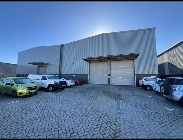 1,036M² WAREHOUSE TO LET IN FIRGROVE