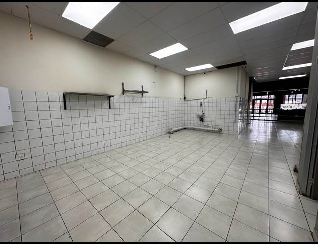 190M² RETAIL TO LET IN MODEL PARK