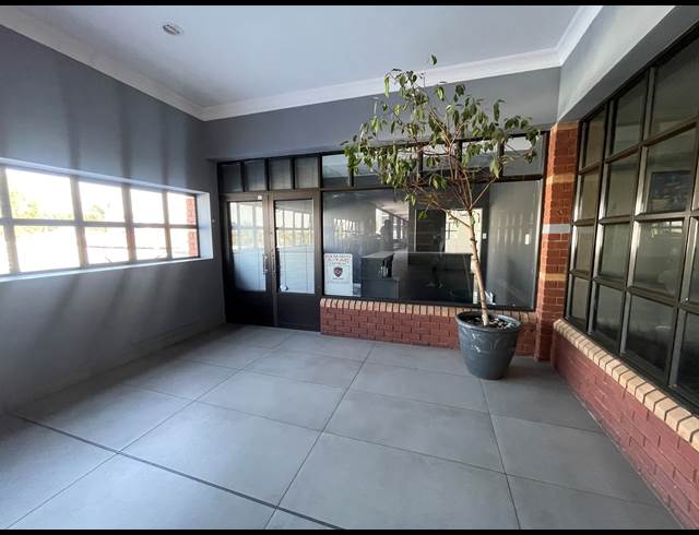 191.30M² BUSINESS CENTRE TO LET IN LAKEFIELD