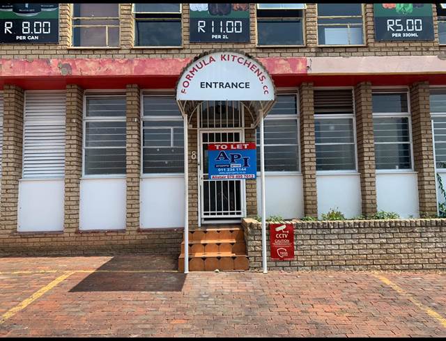 110M² WAREHOUSE TO LET IN WYNBERG