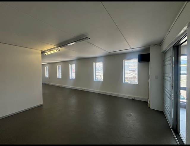 103M² CO-WORKING SPACE TO LET IN FIRGROVE
