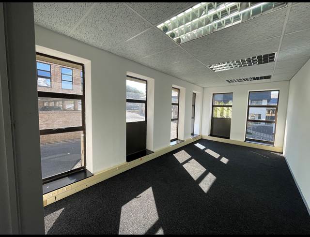 277M² OFFICE TO LET IN HURLINGHAM