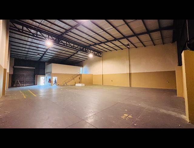 451M² WAREHOUSE TO LET IN STORMILL