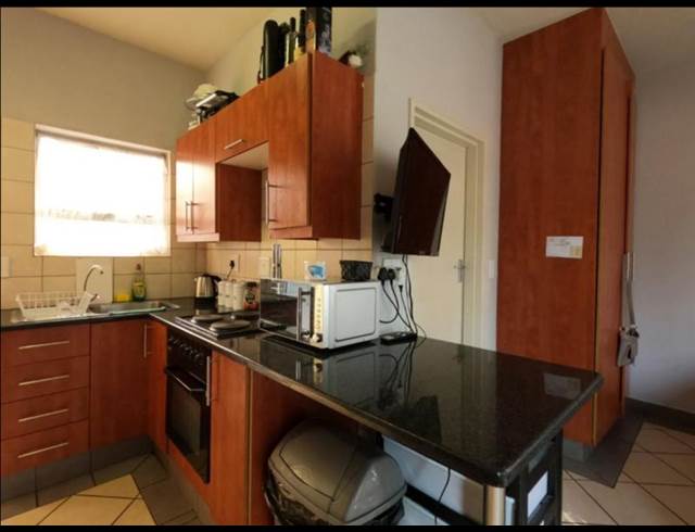 1 BEDROOM PROPERTY TO RENT IN DIE BULT