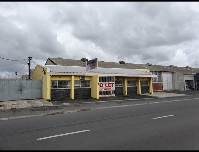 560M² FACTORY TO LET IN TRIANGLE FARM