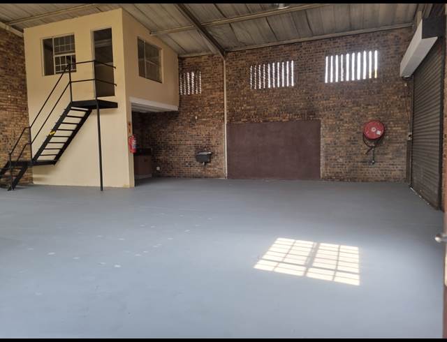 151.30M² WAREHOUSE TO LET IN VINTONIA