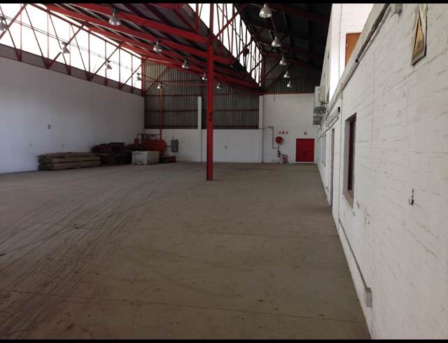 1,225M² FACTORY TO LET IN AIRPORT INDUSTRIA